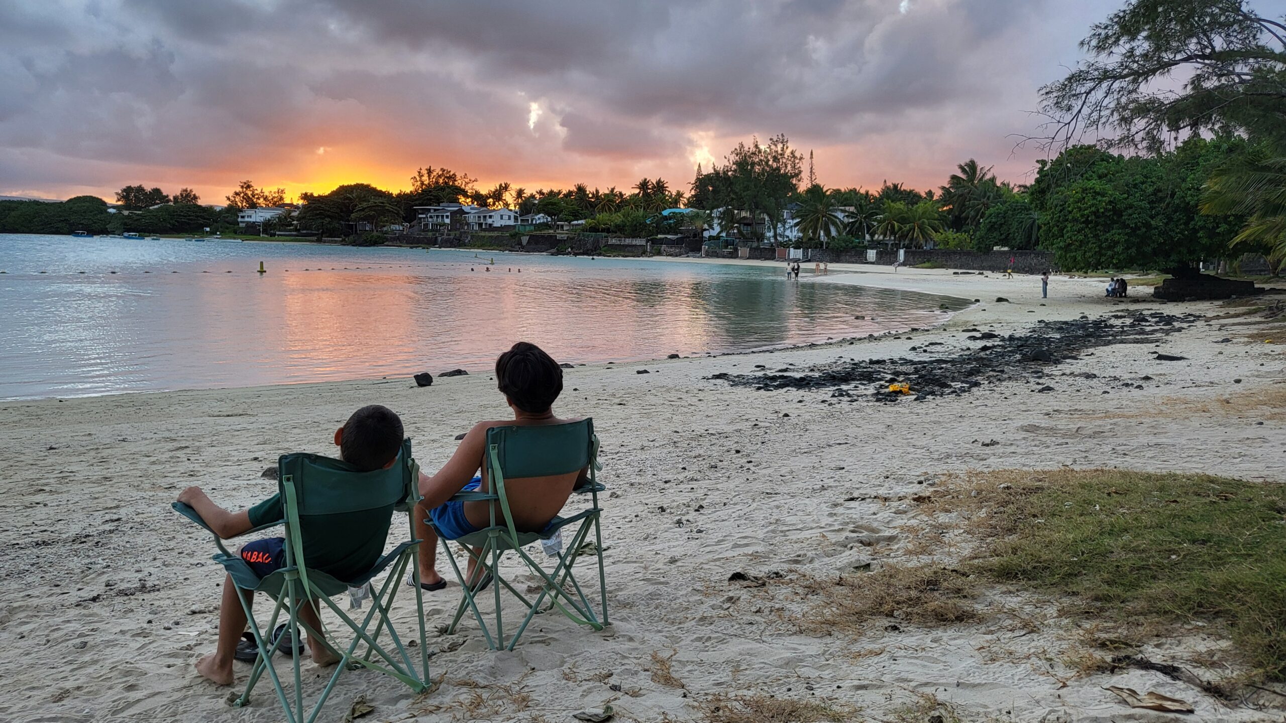 coucher de soleil à BLUE BAY