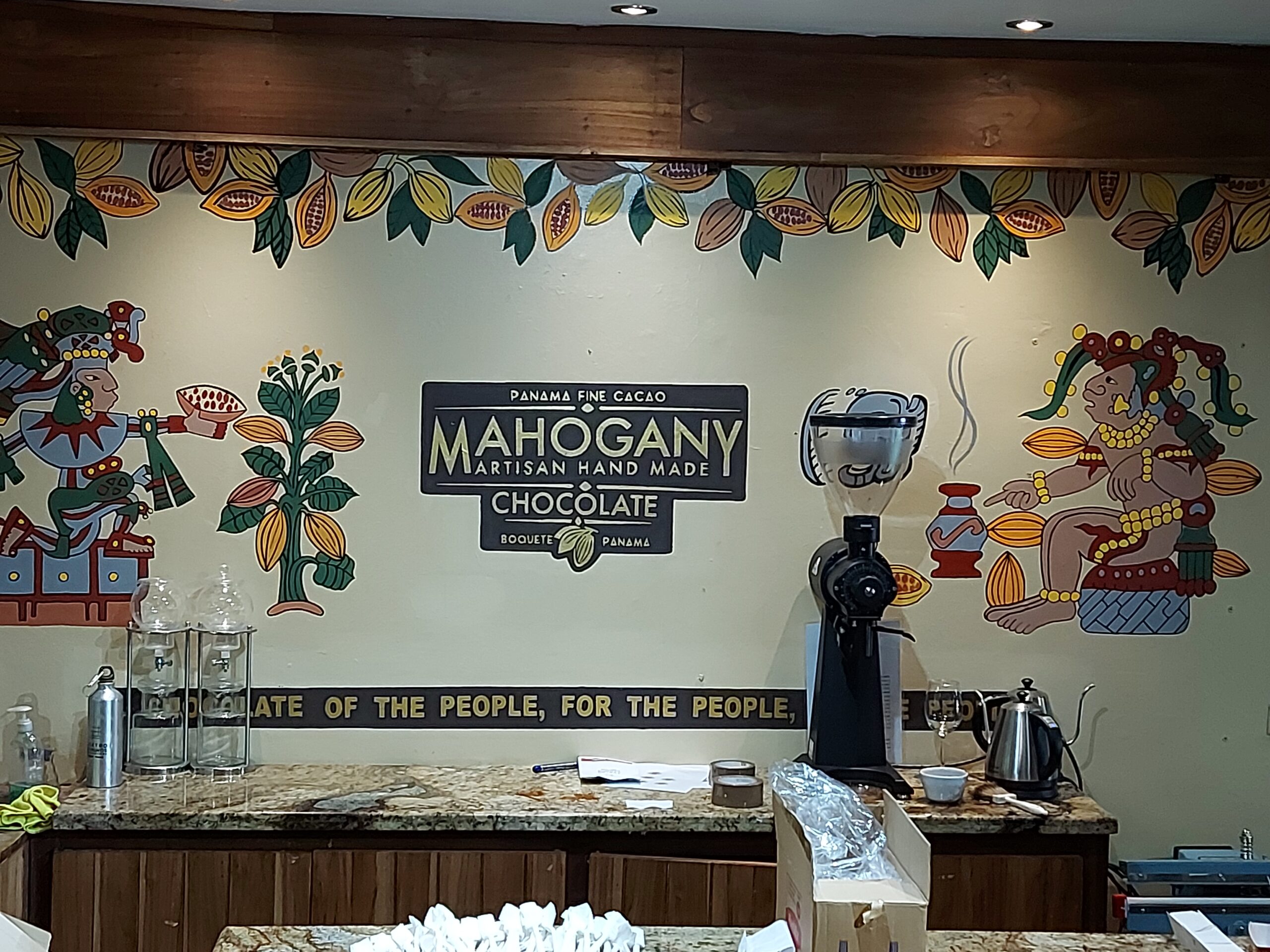 BOUTIQUE CHOCOLAT BOQUETE MAHOGANY
